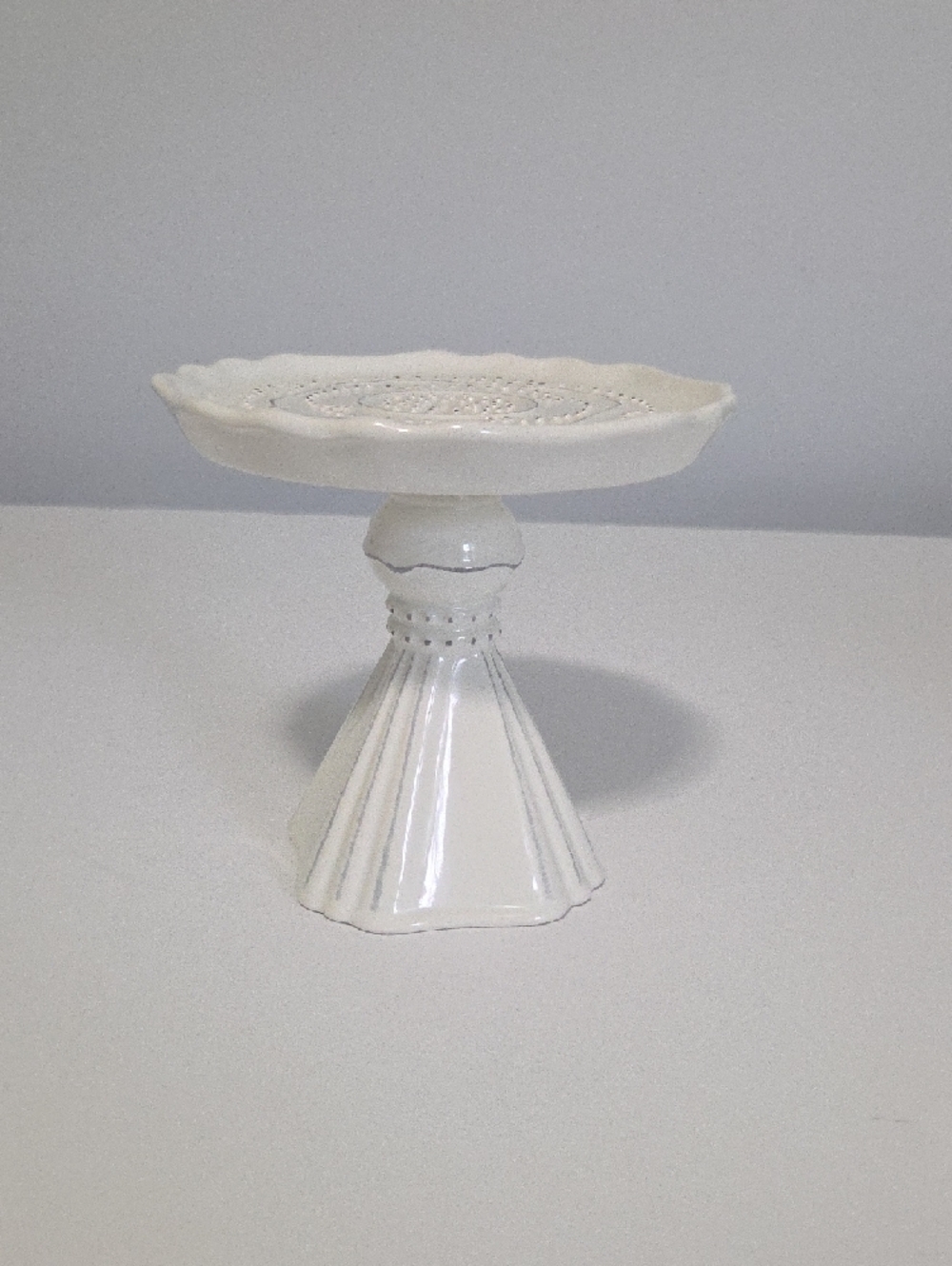 White Ceramic Small Pedestal Cake Stands - Set of 2 - Picture 4 of 7